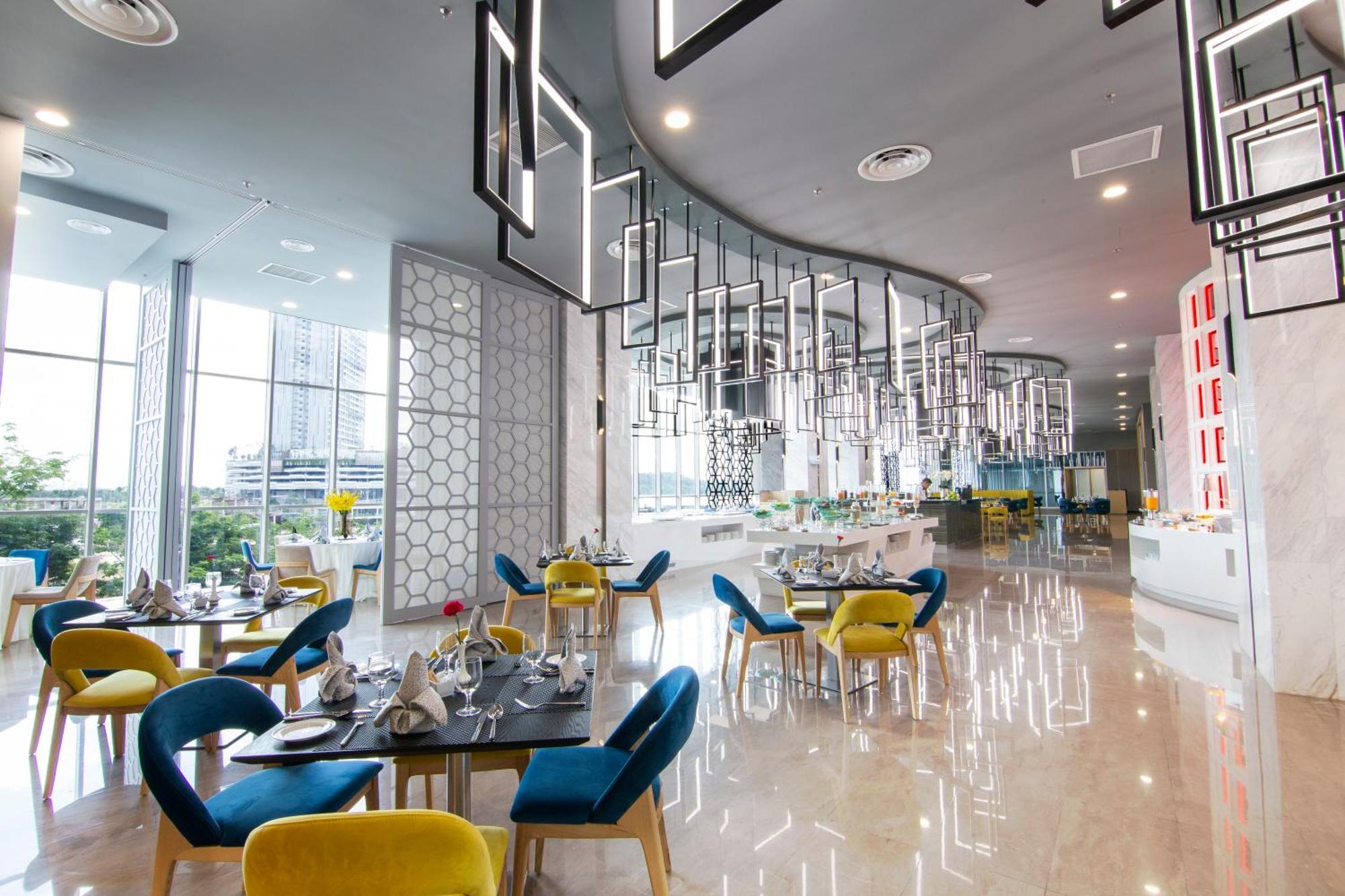 Fraser Place Puteri Harbour Nusajaya  Ngoại thất bức ảnh The restaurant