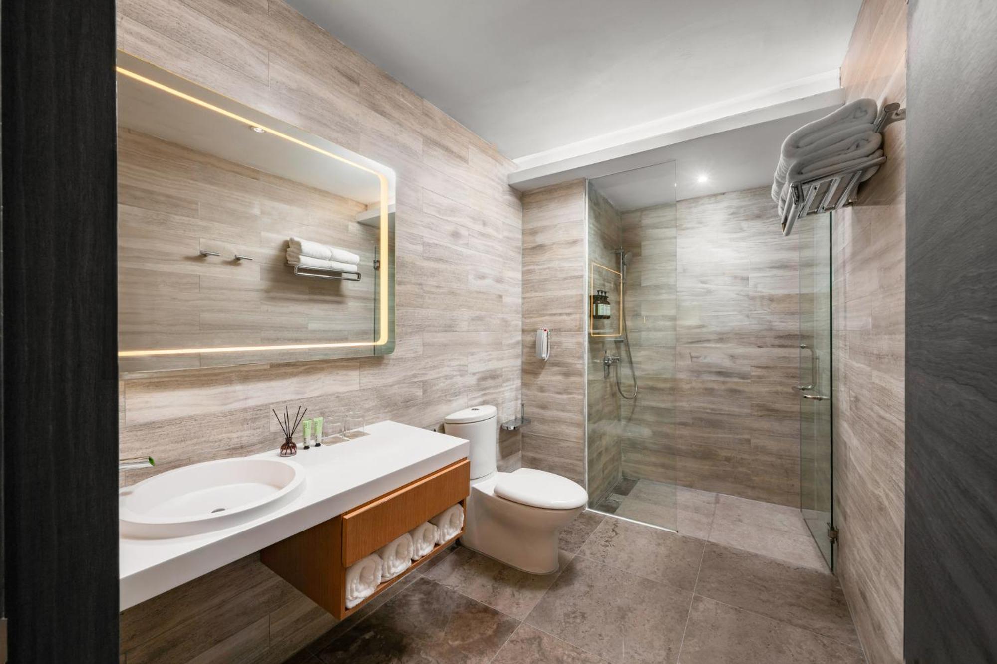 Fraser Place Puteri Harbour Nusajaya  Ngoại thất bức ảnh Bathroom