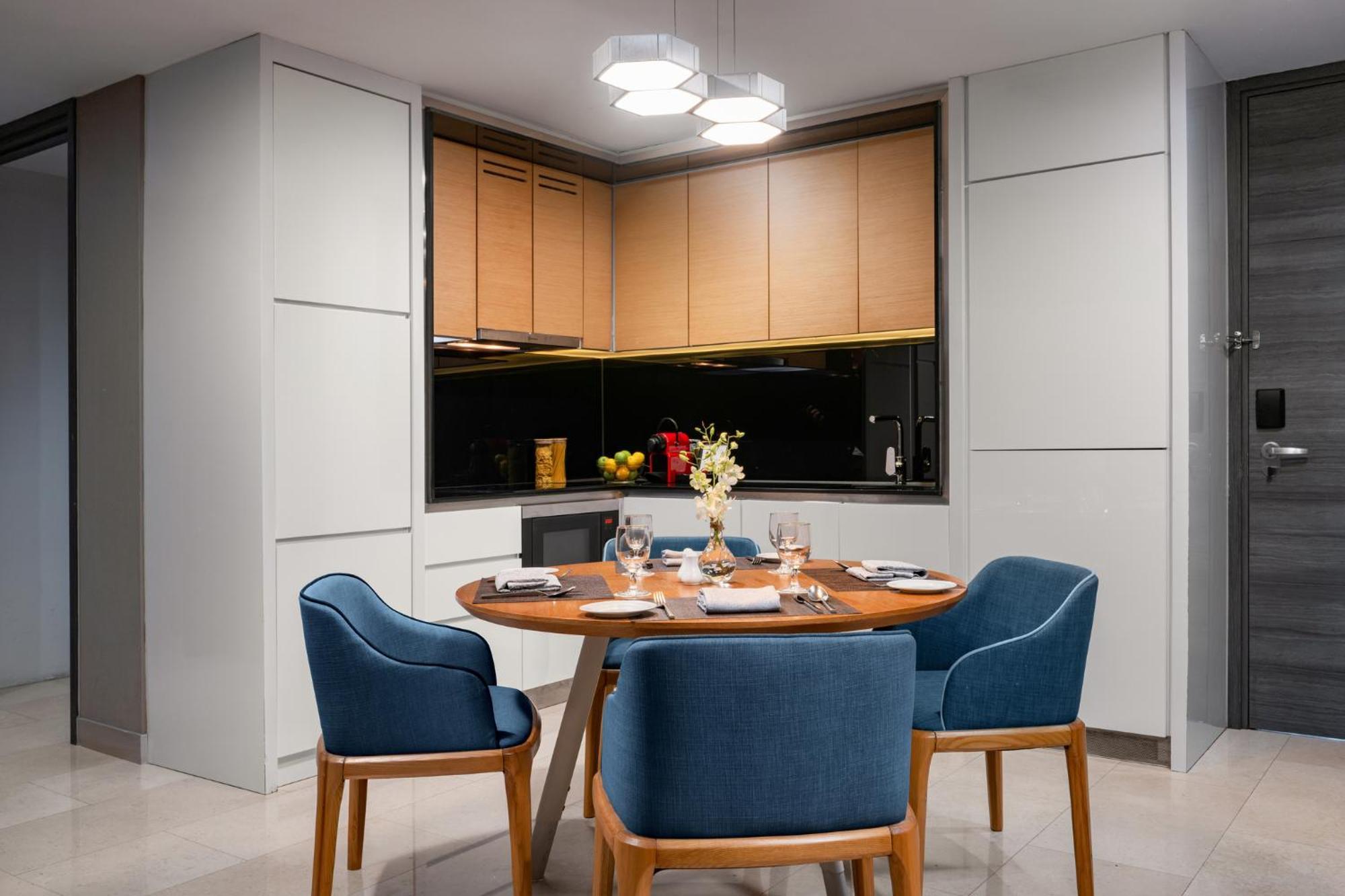 Fraser Place Puteri Harbour Nusajaya  Ngoại thất bức ảnh A modern kitchen