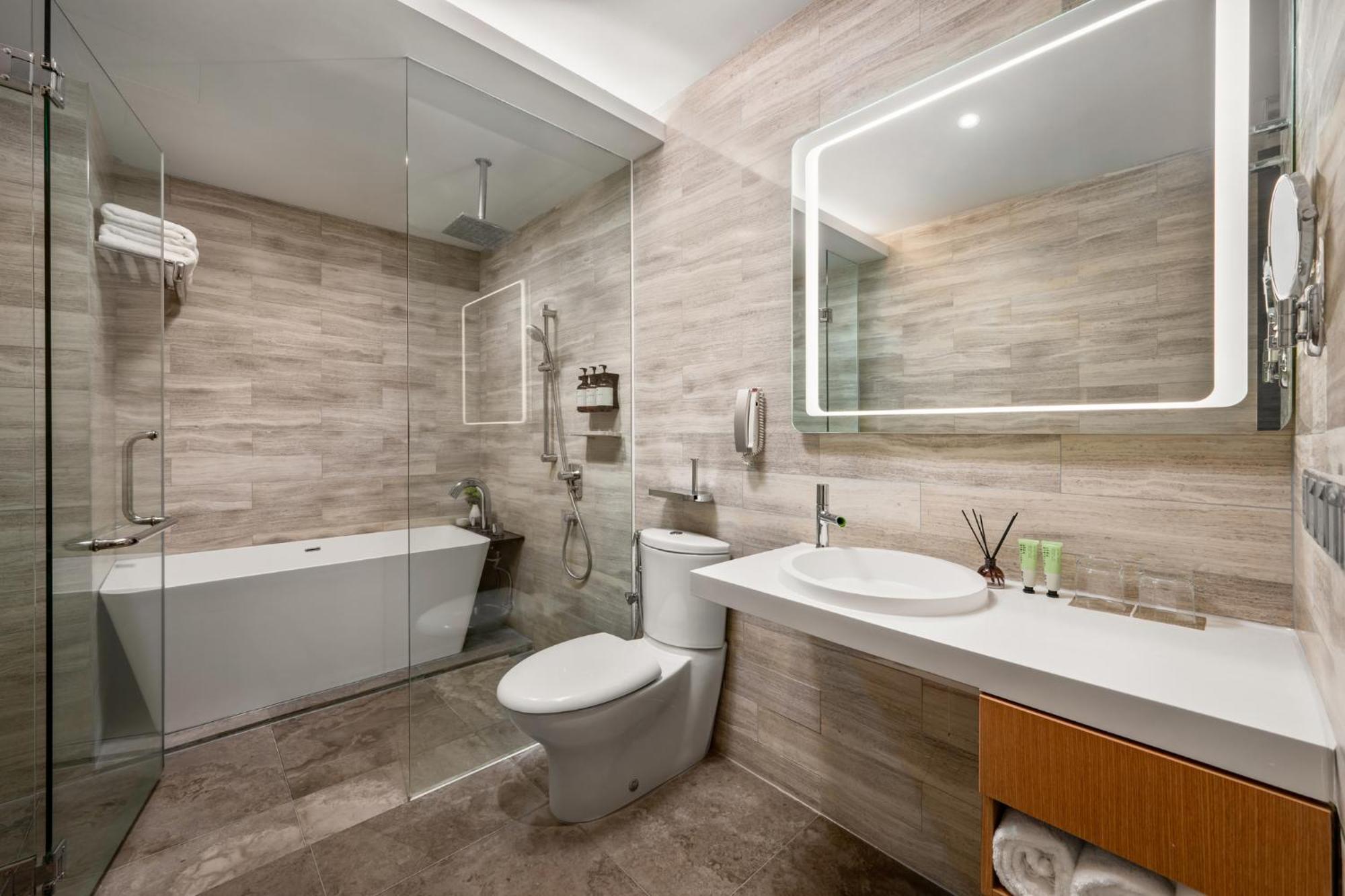 Fraser Place Puteri Harbour Nusajaya  Ngoại thất bức ảnh Bathroom